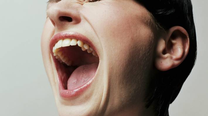 zwichnięcie stawu żuchwowego